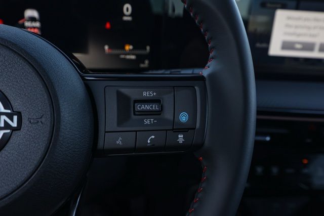 2025 Nissan Kicks SR Image 31 of 31