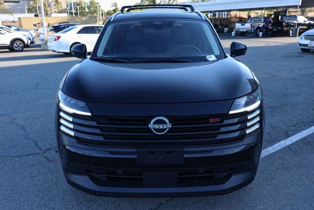 2025 Nissan Kicks SR Image 3 of 31