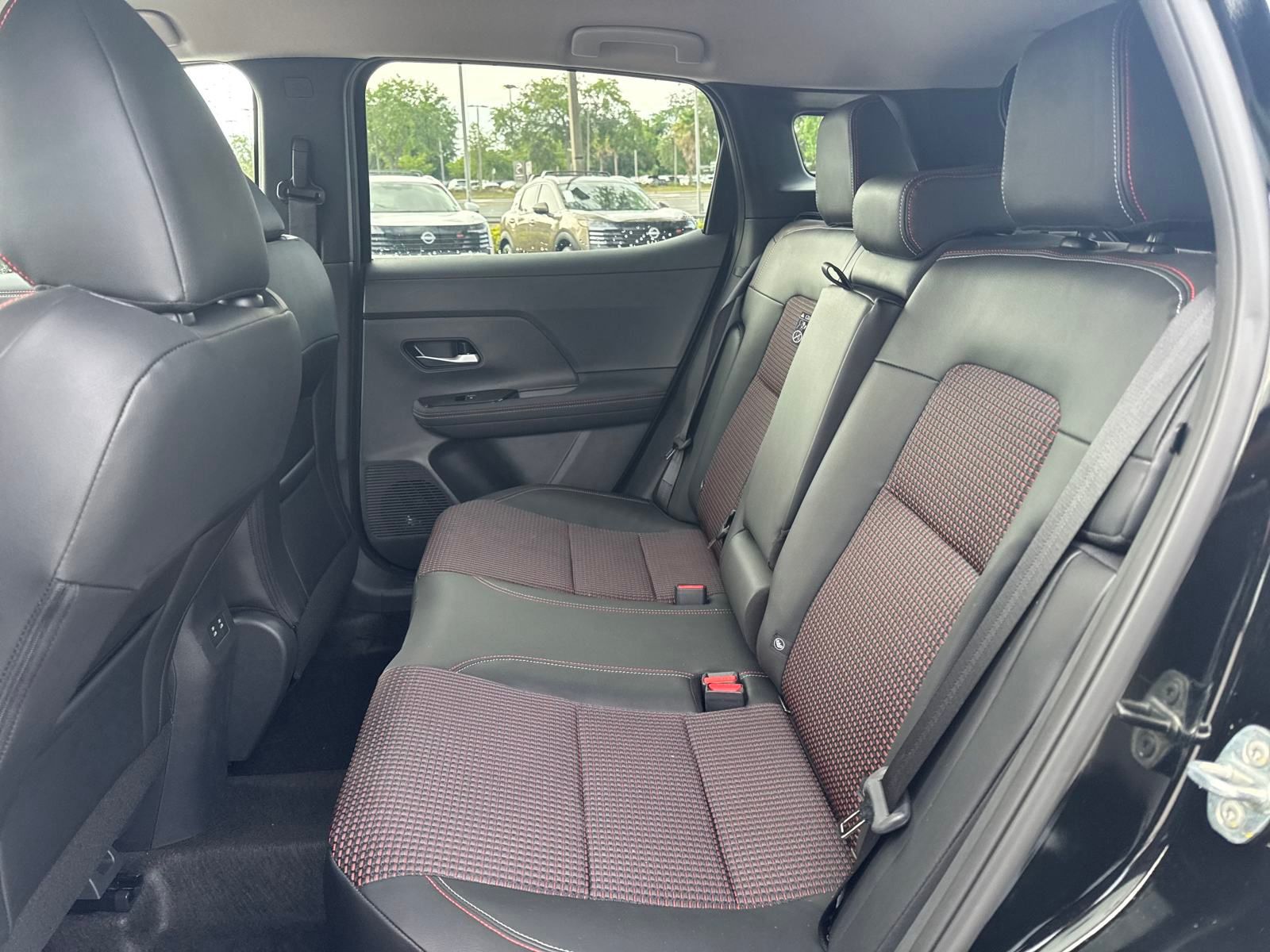 Vehicle image 23 of 24