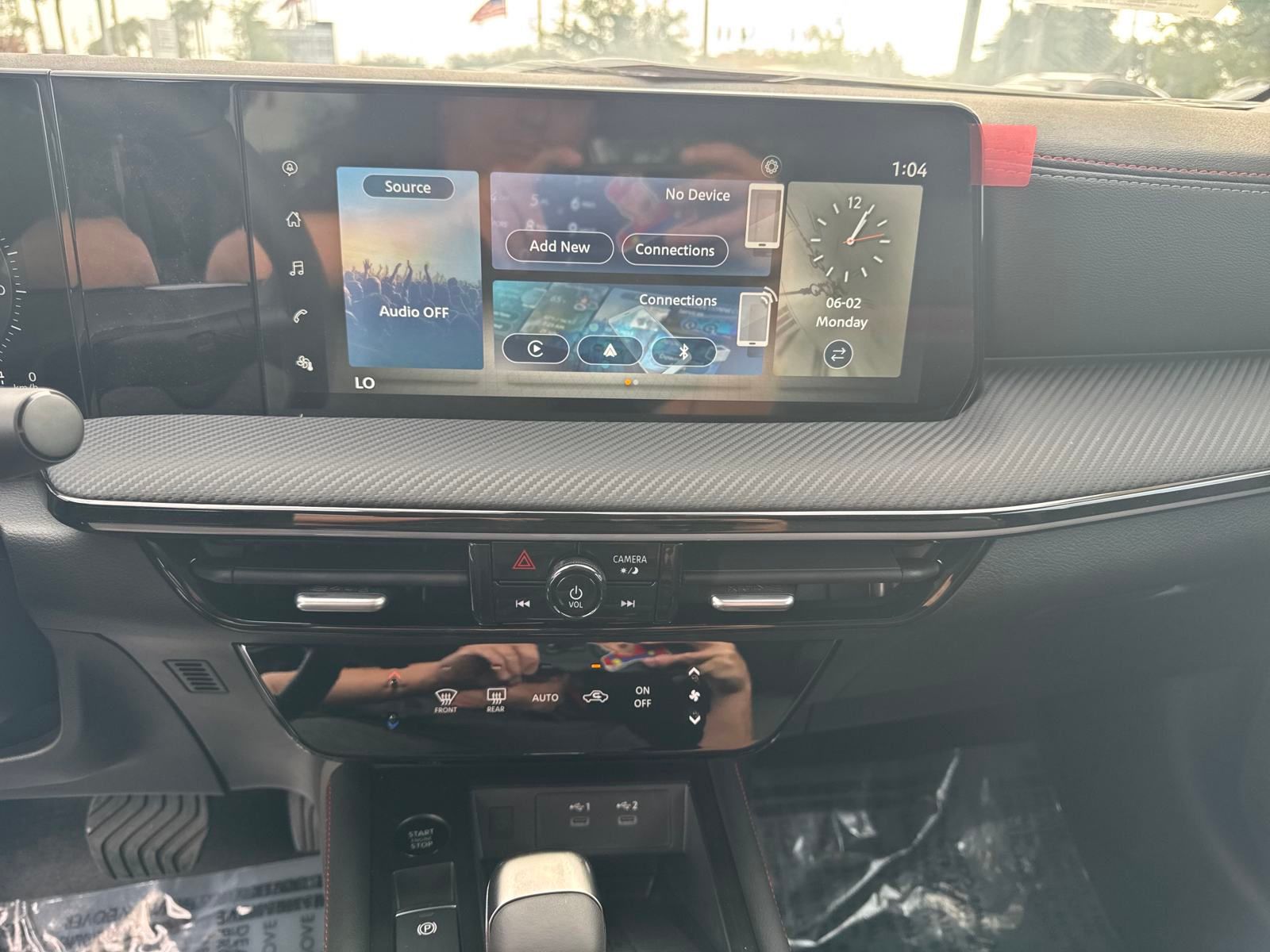 Vehicle image 18 of 24