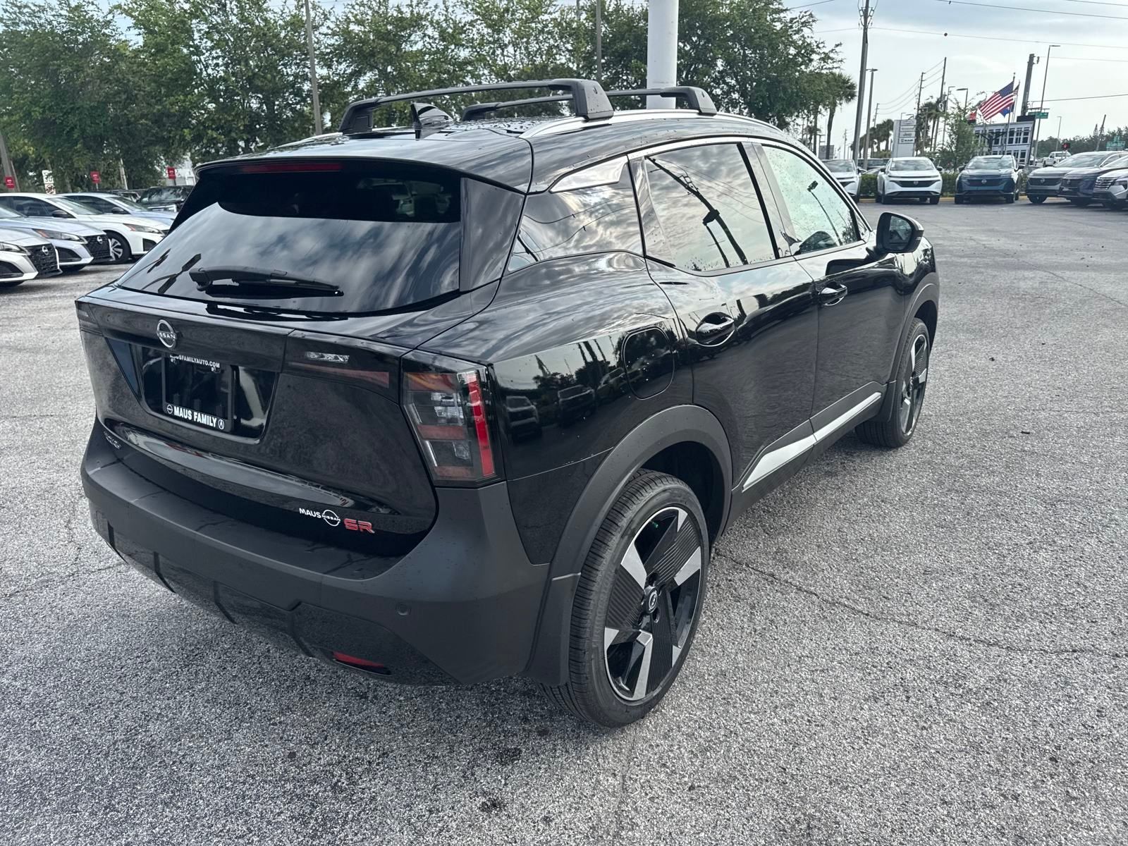 Vehicle image 4 of 24