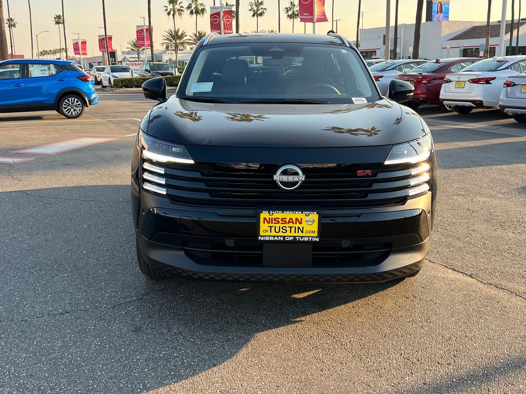 2025 Nissan Kicks SR Image 3 of 26