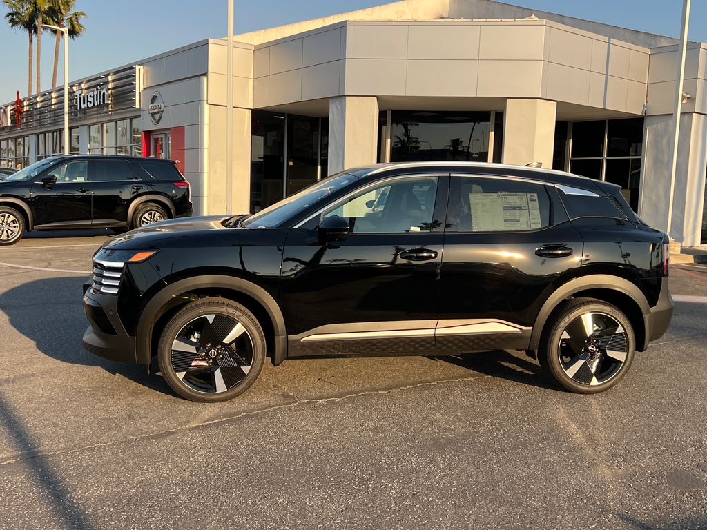 2025 Nissan Kicks SR Image 9 of 26