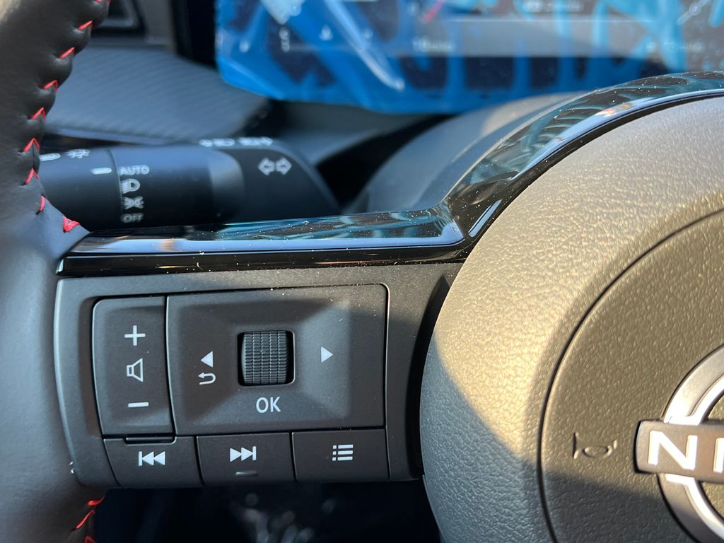 2025 Nissan Kicks SR Image 22 of 26