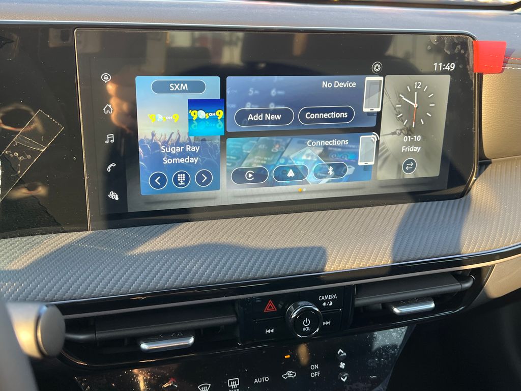 2025 Nissan Kicks SR Image 18 of 26