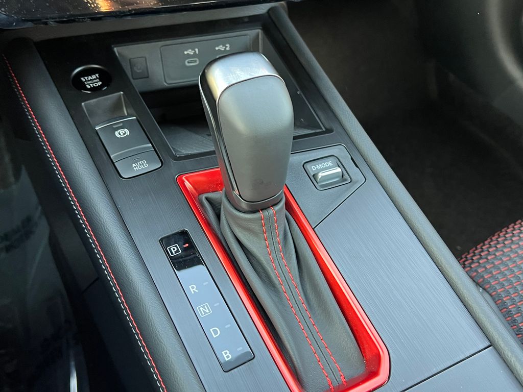 2025 Nissan Kicks SR Image 19 of 26