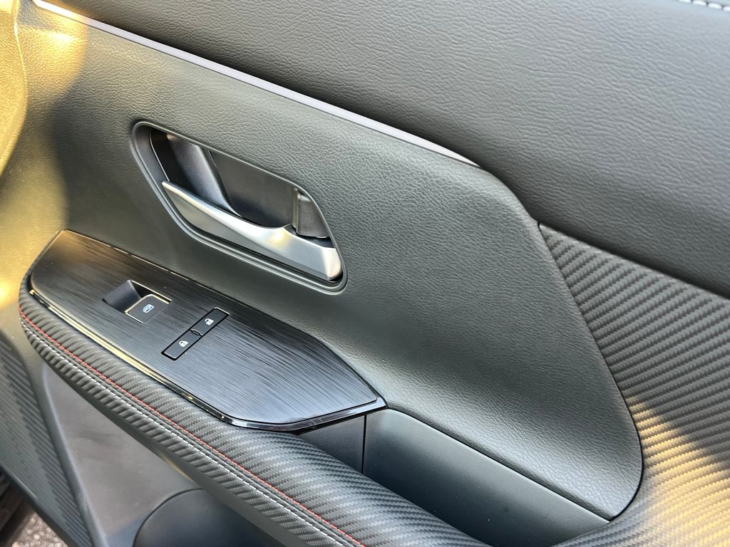 2025 Nissan Kicks SR Image 26 of 26