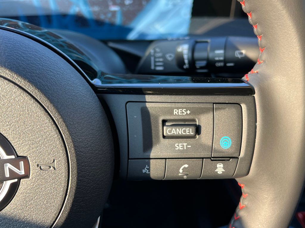2025 Nissan Kicks SR Image 23 of 26