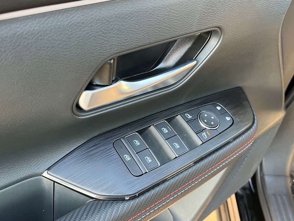 2025 Nissan Kicks SR Image 20 of 26