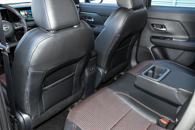 2025 Nissan Kicks SR Image 21 of 40