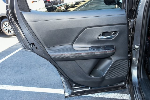 2025 Nissan Kicks SR Image 32 of 40