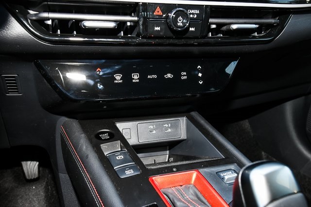 2025 Nissan Kicks SR Image 30 of 40