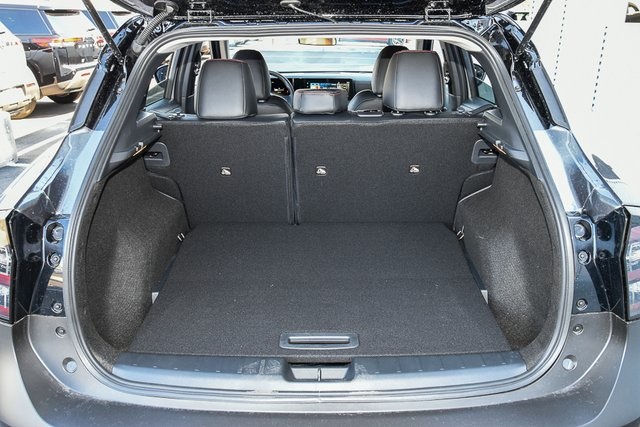 2025 Nissan Kicks SR Image 14 of 40