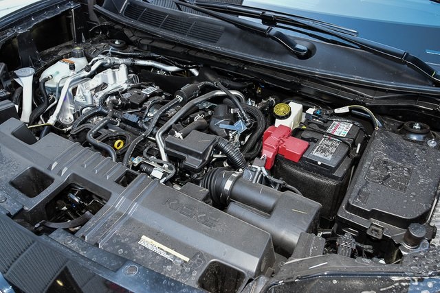 2025 Nissan Kicks SR Image 11 of 40