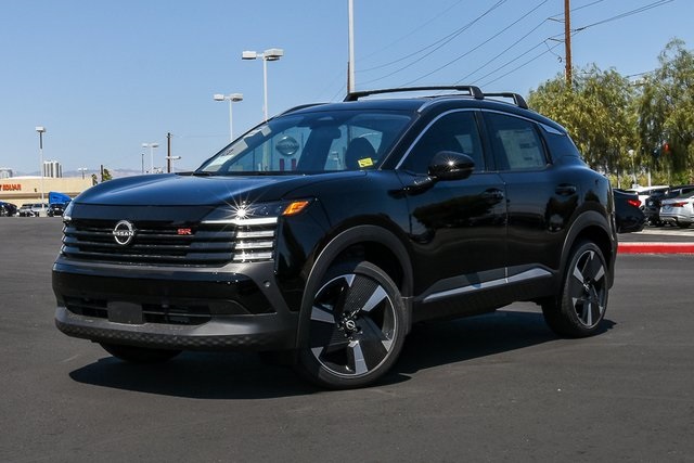 2025 Nissan Kicks SR Image 3 of 40