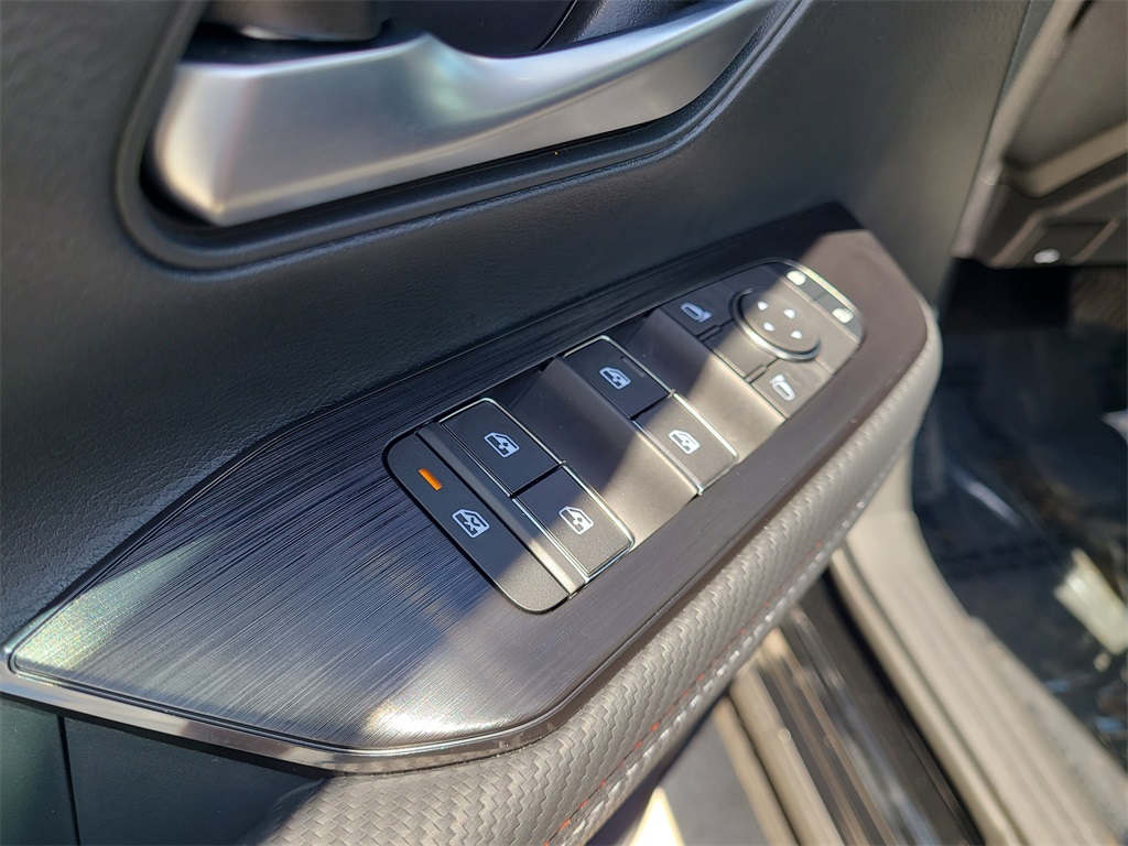 Vehicle image 16 of 16