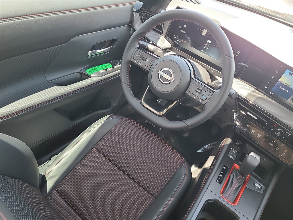 Vehicle image 10 of 16