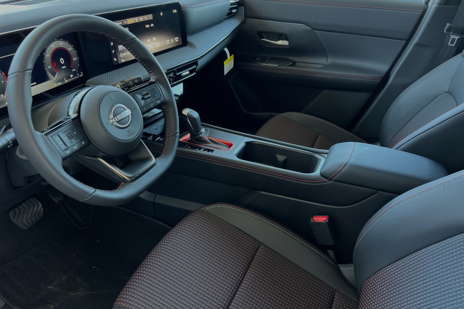 Vehicle image 10 of 24