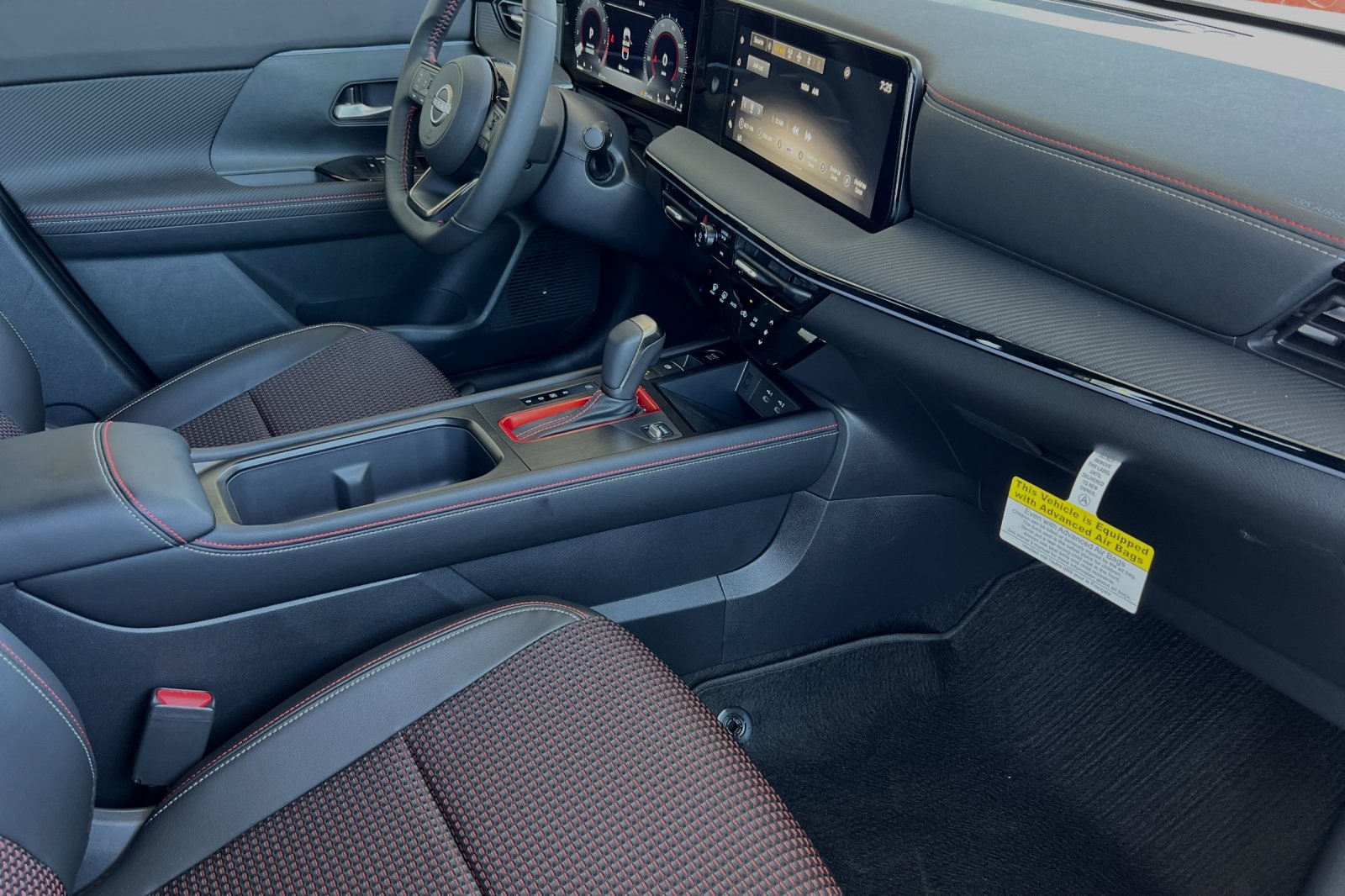 Vehicle image 16 of 24