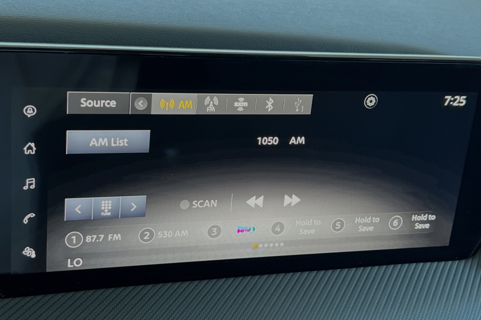Vehicle image 18 of 24