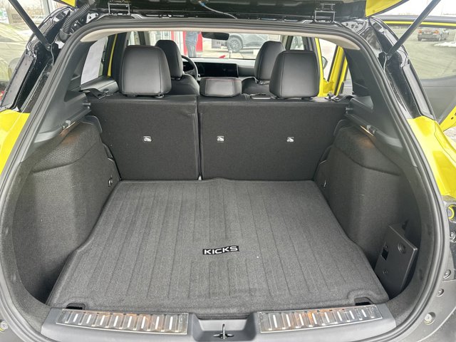 Vehicle image 25 of 77