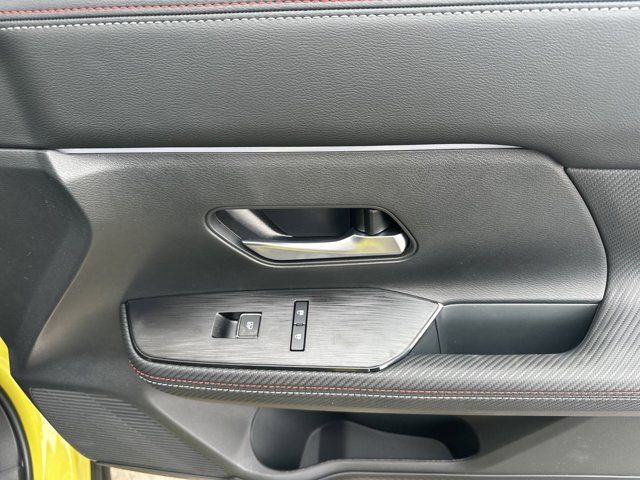 Vehicle image 29 of 77