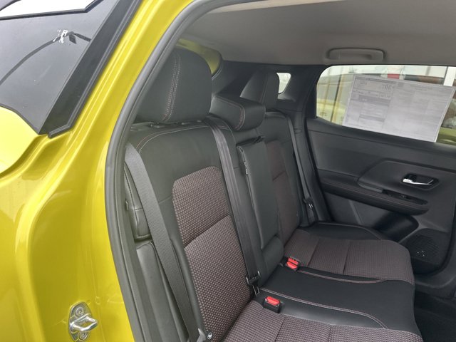 Vehicle image 22 of 77