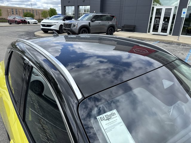 Vehicle image 24 of 77