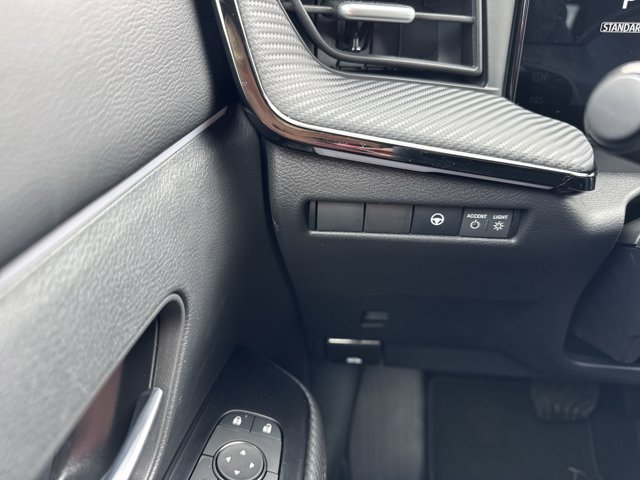 Vehicle image 67 of 77