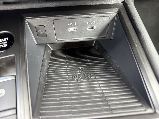 Vehicle image 73 of 77