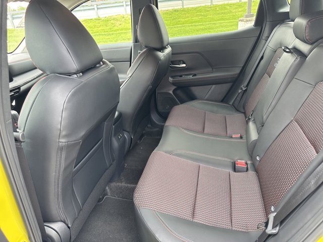 Vehicle image 40 of 77
