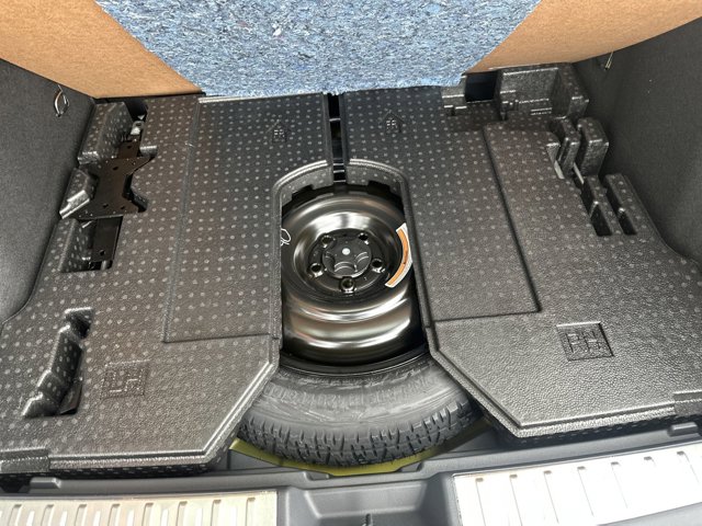Vehicle image 26 of 77