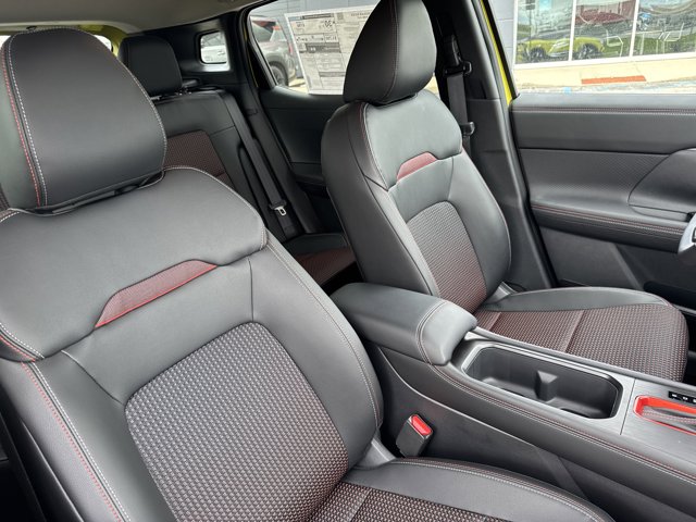 Vehicle image 16 of 77