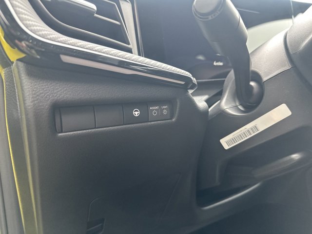 Vehicle image 37 of 77