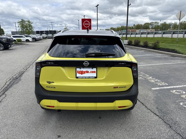 Vehicle image 5 of 77