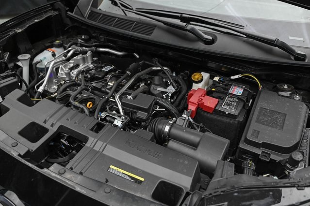 Vehicle image 27 of 32