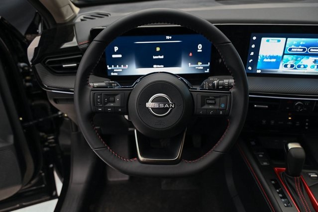 Vehicle image 22 of 32