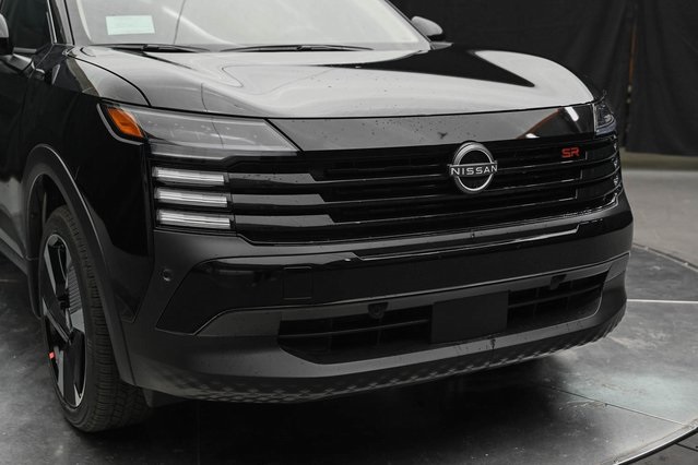 Vehicle image 4 of 32