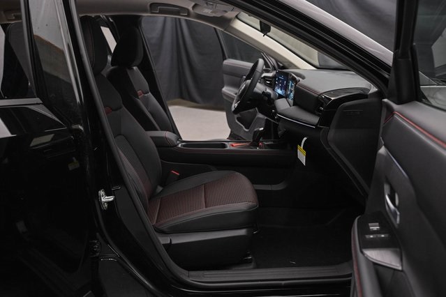 Vehicle image 15 of 32