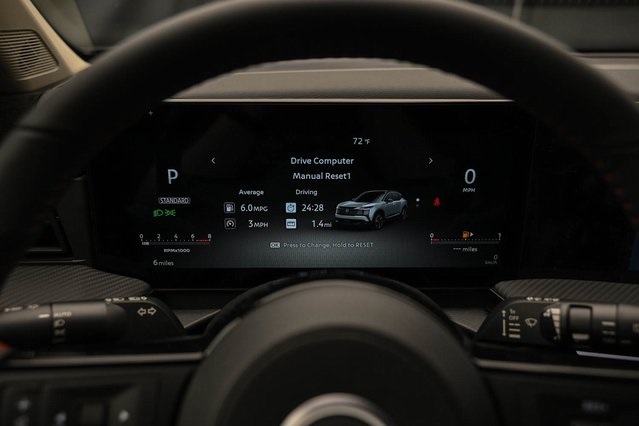 Vehicle image 29 of 32