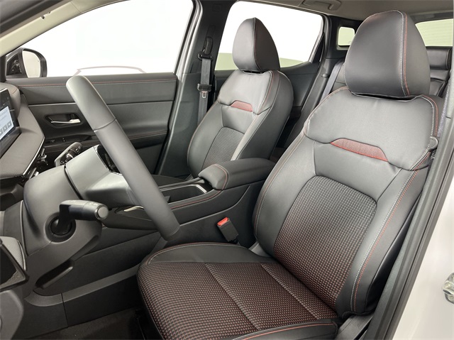 Vehicle image 11 of 25