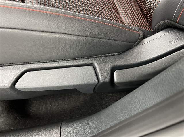 Vehicle image 12 of 25