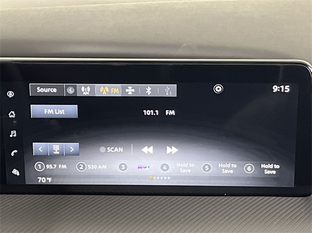 Vehicle image 16 of 25