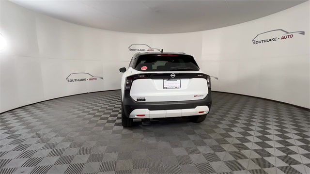 Vehicle image 7 of 25