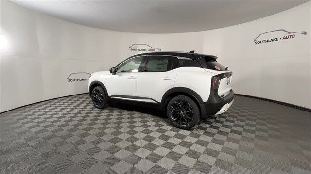 Vehicle image 8 of 25