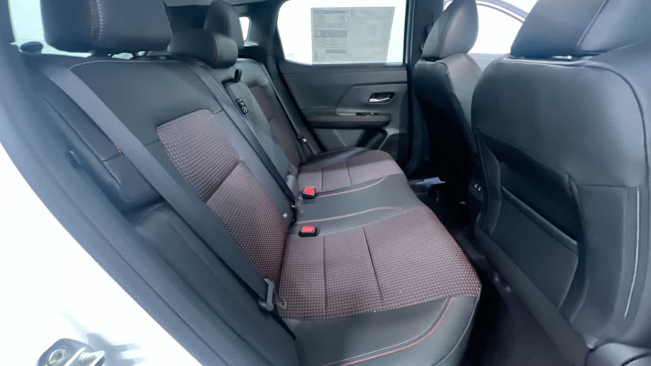 Vehicle image 37 of 46