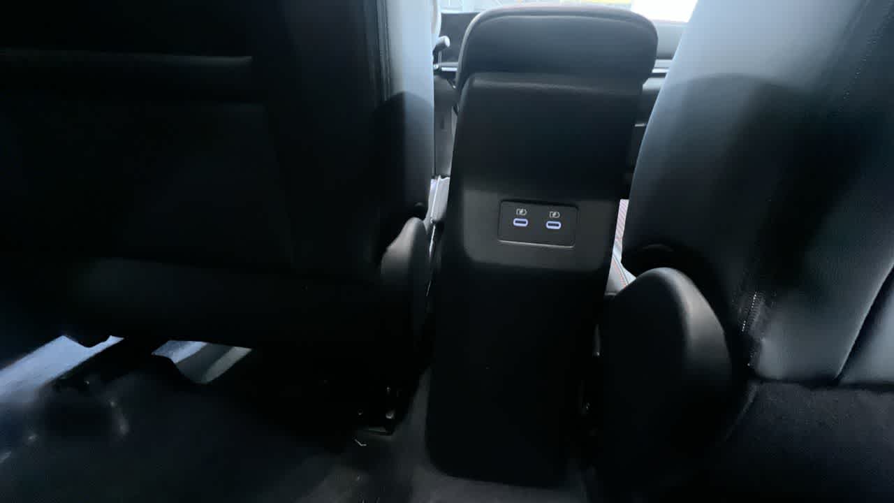 Vehicle image 41 of 46