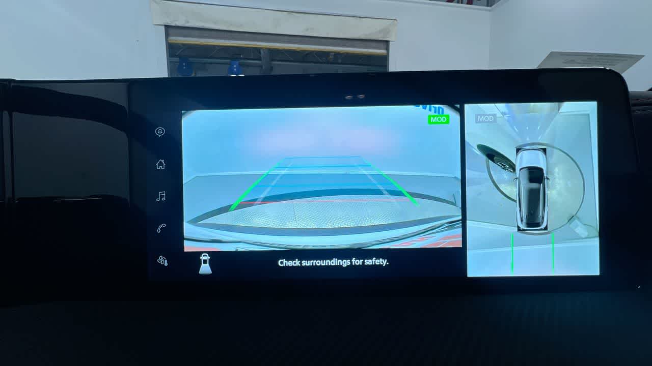 Vehicle image 27 of 46
