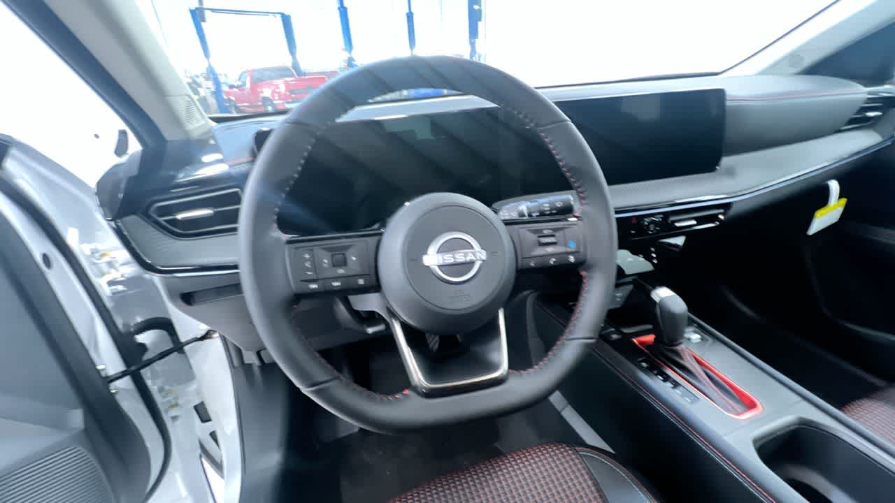 Vehicle image 15 of 46