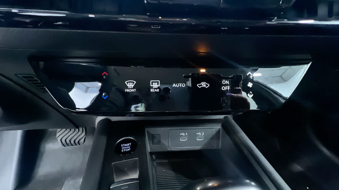 Vehicle image 28 of 46